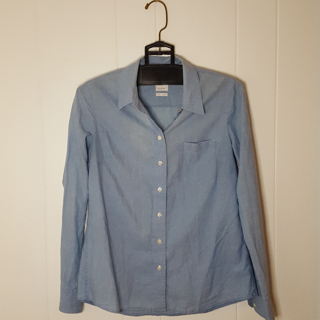 Women's Gap Button Down